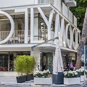 Hollywood 2*, Riccione Italien