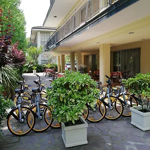 Devon Rooms&breakfast 3*, Cesenatico Italien